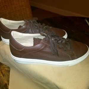 Sketchers all leather tennis shoes